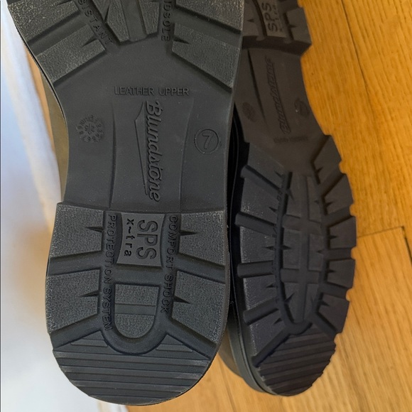 Blundstone Rustic Brown Chelsea Boots - Picture 5 of 6